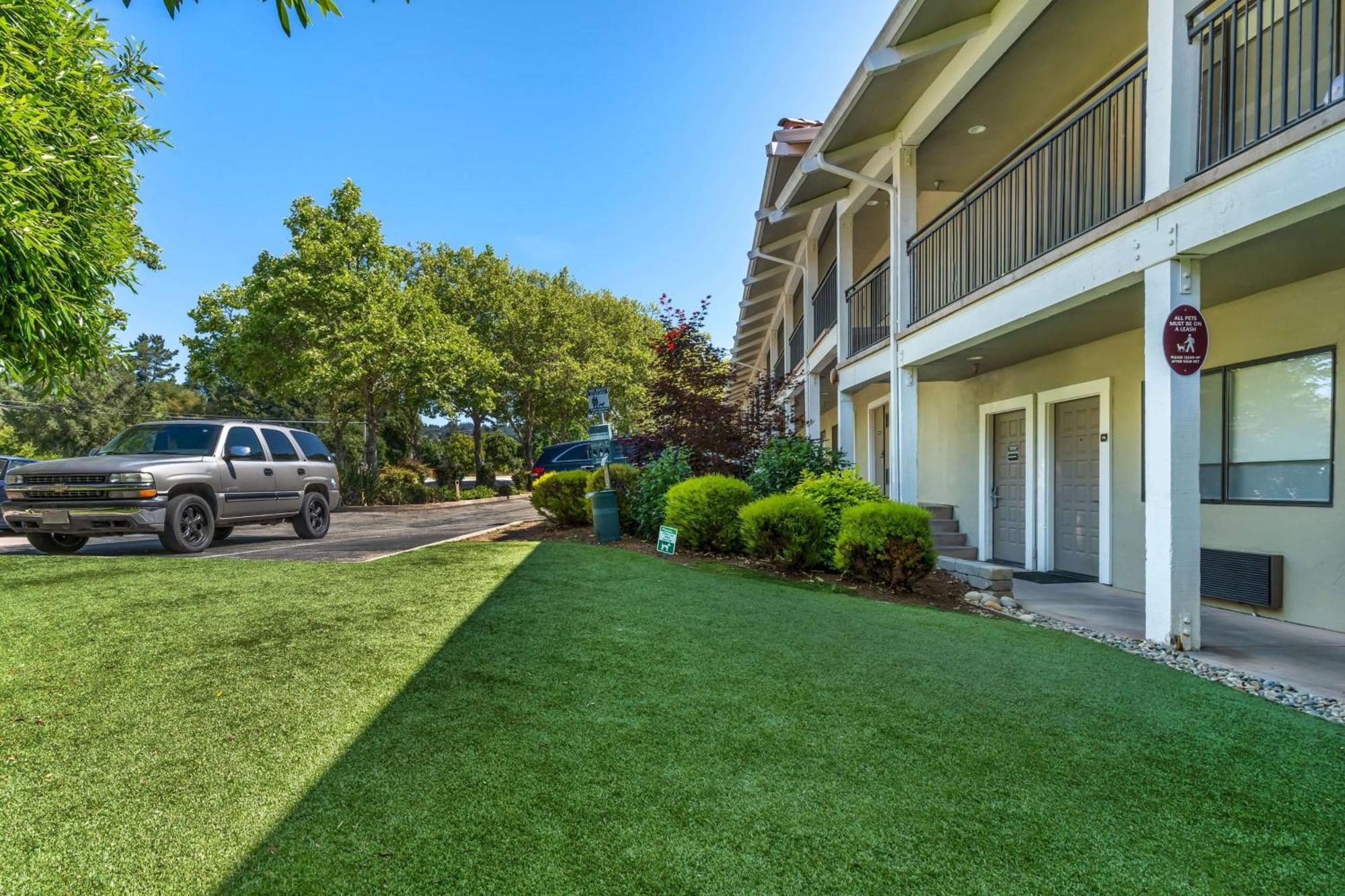 Best Western Plus Inn Scotts Valley Exterior photo